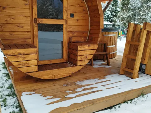 Sauna beczka zimą