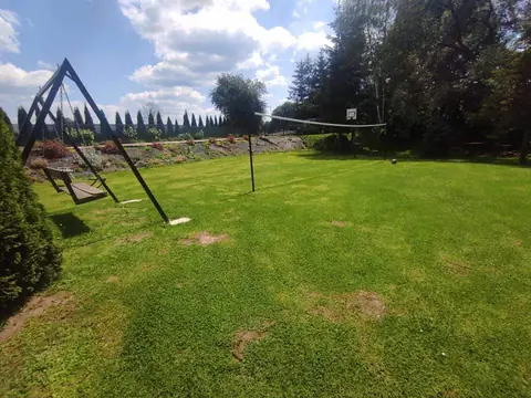 Boisko i huśtawki